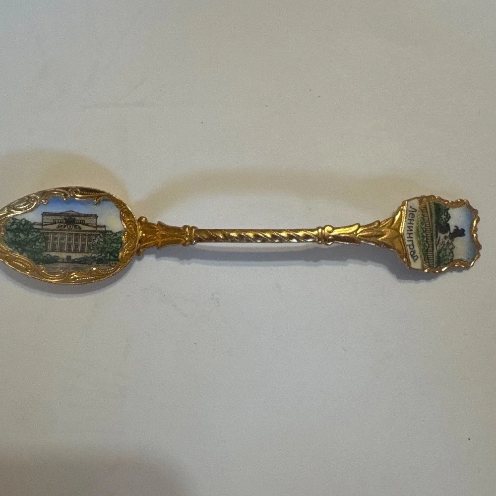 Vintage Leningrad Russia Souvenir Spoon Gold Tone Enamel Beriozka Soviet Era - Picture 3 of 6